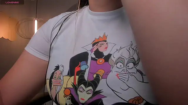 Snapshot of MartinnaBonnet chatting on 03.15.25 MartinnaBonnet online show from 03.15.25