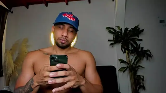 Snapshot of chriswest05 chatting on 02.03.26 chriswest05 online show from 02.03.26