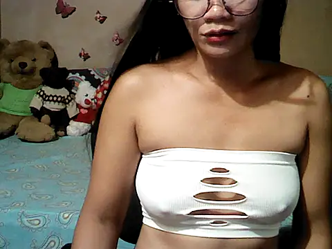 Mia Rein online show from 04.17.26