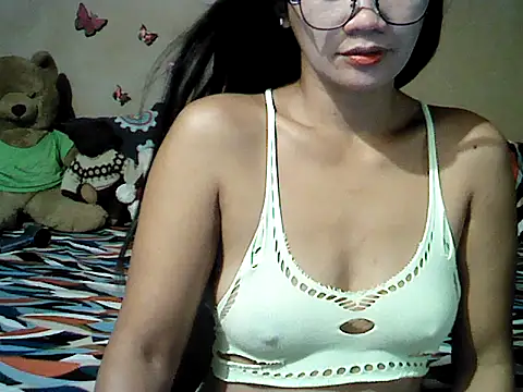 Snapshot of Mia_Rein chatting on 06.17.26 Mia Rein online show from 06.17.26