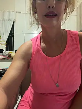 Snapshot of RAIRAsexy chatting on 04.15.26 RAIRAsexy online show from 04.15.26