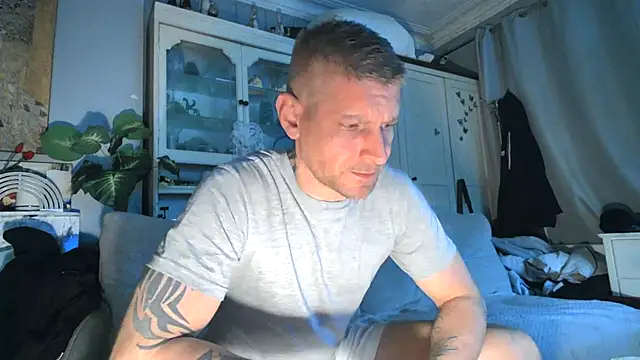 Snapshot of iamsex6969 chatting on 10.18.25 iamsex6969 online show from 10.18.25