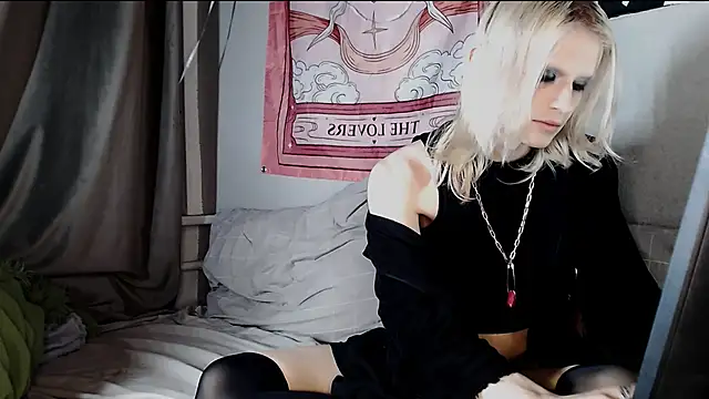 Snapshot of Alien_Bella chatting on 06.04.26 Alien Bella online show from 06.04.26