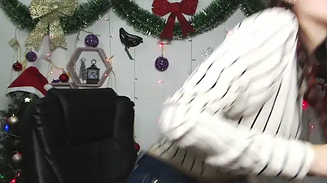 MilaLoona online show from 12.23.24