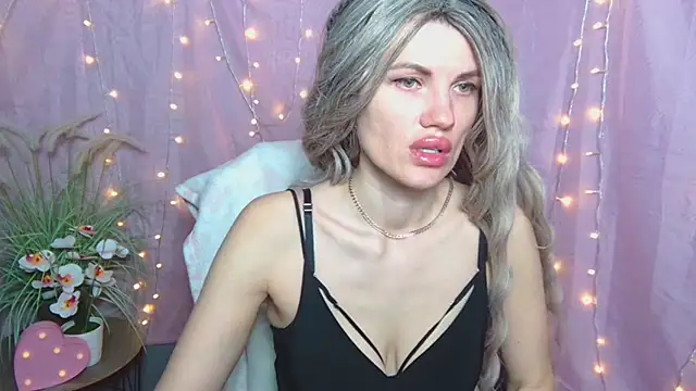 MilaLoona online show from 04.18.26