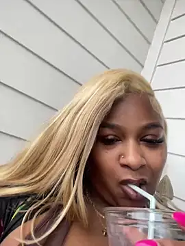 Snapshot of BigFineSelena chatting on 03.01.25 BigFineSelena online show from 03.01.25