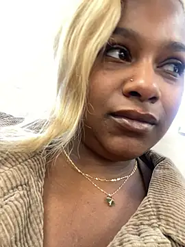 Snapshot of BigFineSelena chatting on 03.14.25 BigFineSelena online show from 03.14.25