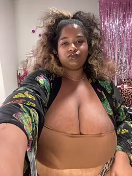 BigFineSelena online show from 02.06.26