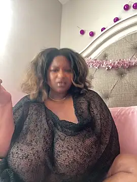 BigFineSelena online show from 04.11.26