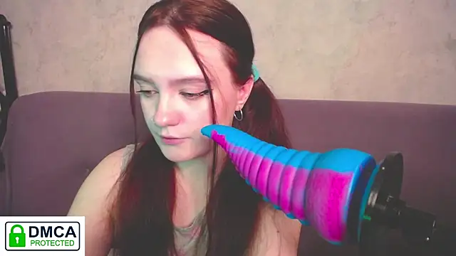 Snapshot of Alyssa___Scarlet chatting on 11.21.25 Alyssa Scarlet online show from 11.21.25