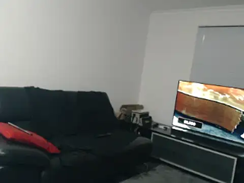 Snapshot of shhhoot73 chatting on 09.29.25 shhhoot73 online show from 09.29.25