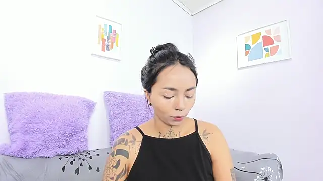 Snapshot of miss_soffi_ chatting on 10.14.25 miss soffi  online show from 10.14.25