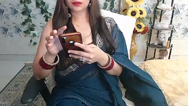 Snapshot of mahimagicdoll_DESI chatting on 12.12.24 mahimagicdoll DESI online show from 12.12.24