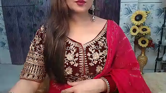 Snapshot of mahimagicdoll_DESI chatting on 12.24.24 mahimagicdoll DESI online show from 12.24.24