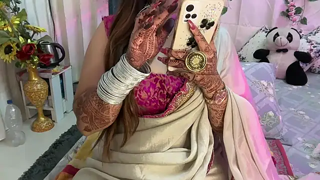 Snapshot of mahimagicdoll_DESI chatting on 10.11.25 mahimagicdoll DESI online show from 10.11.25