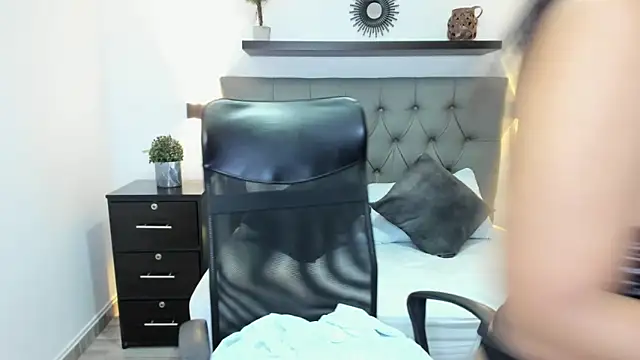 isabella florez online show from 03.01.25