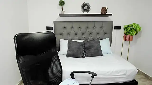 isabella florez online show from 03.03.25