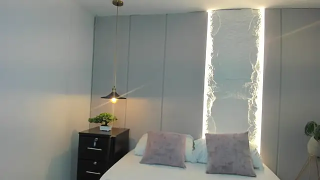 isabella florez online show from 04.10.26