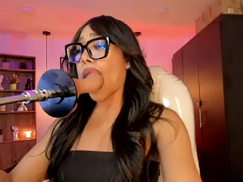 Snapshot of Olivia_ds chatting on 01.28.25 Olivia ds online show from 01.28.25