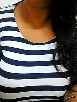 Snapshot of rekhabb123 chatting on 01.08.26 rekhabb123 online show from 01.08.26