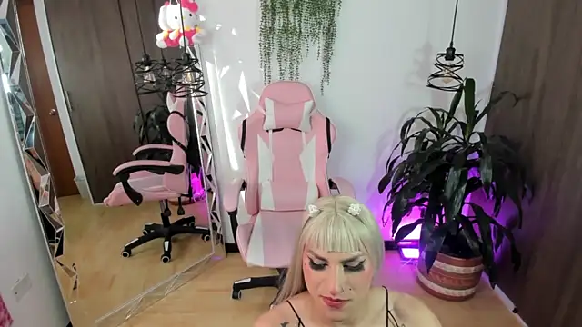 queenramoona-hot online show from 04.13.26