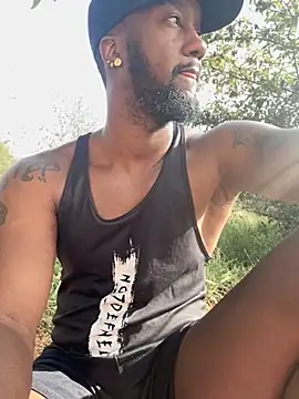 blackdrey18 online show from 10.28.25