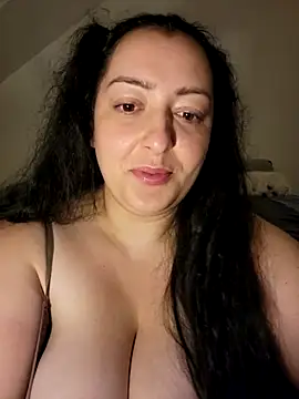 Snapshot of mihaelaa chatting on 09.18.25 mihaelaa online show from 09.18.25