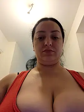 Snapshot of mihaelaa chatting on 09.25.25 mihaelaa online show from 09.25.25