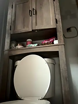 Snapshot of KcCumz19 chatting on 10.30.25 KcCumz19 online show from 10.30.25