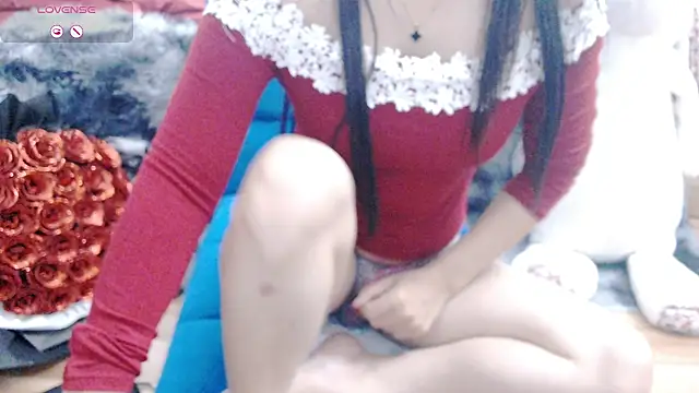 Snapshot of kichigirl chatting on 10.11.25 kichigirl online show from 10.11.25