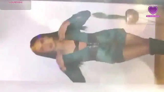 Snapshot of sweetcata23 chatting on 12.17.25 sweetcata23 online show from 12.17.25