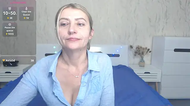 ZoeGrant online show from 02.13.25