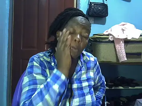 Snapshot of Ebonyceline chatting on 05.06.26 Ebonyceline online show from 05.06.26