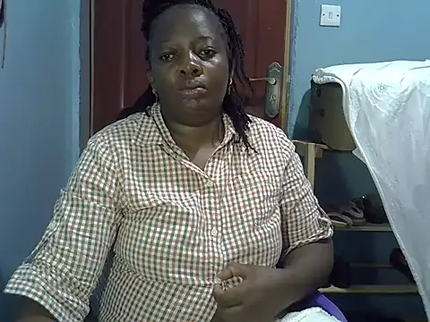 Snapshot of Ebonyceline chatting on 05.14.26 Ebonyceline online show from 05.14.26