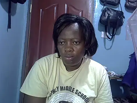 Snapshot of Ebonyceline chatting on 06.27.26 Ebonyceline online show from 06.27.26