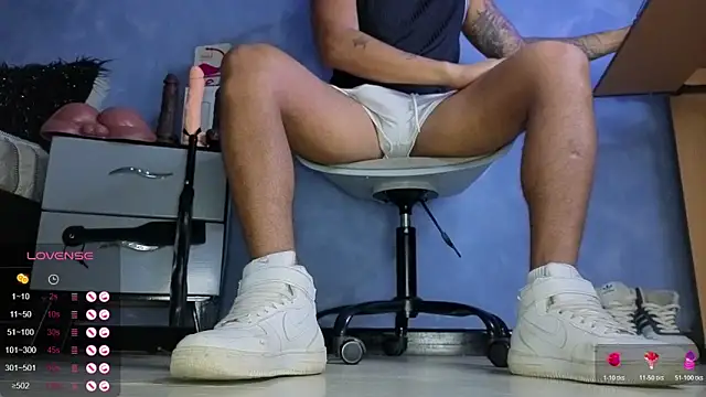 TomLover 12 online show from 04.10.26