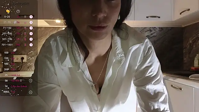 Alice Wonders online show from 09.19.25