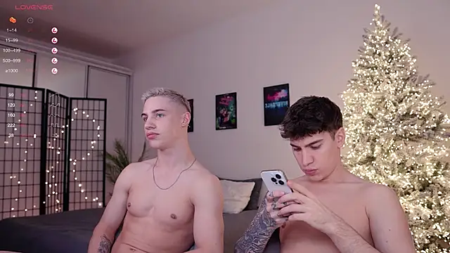 Snapshot of Evan__White_ chatting on 12.27.24 Evan  White  online show from 12.27.24