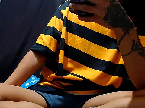 Snapshot of AsianNaughtiesMistress chatting on 06.09.26 AsianNaughtiesMistress online show from 06.09.26