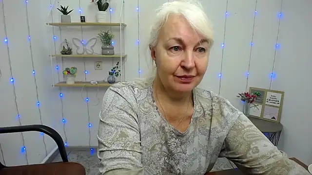 Snapshot of BlondyLeeBest chatting on 01.26.25 BlondyLeeBest online show from 01.26.25