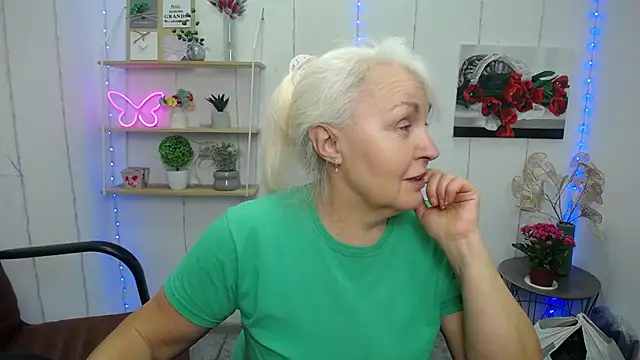 Snapshot of BlondyLeeBest chatting on 03.07.25 BlondyLeeBest online show from 03.07.25