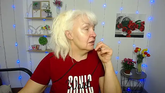 Snapshot of BlondyLeeBest chatting on 03.14.25 BlondyLeeBest online show from 03.14.25