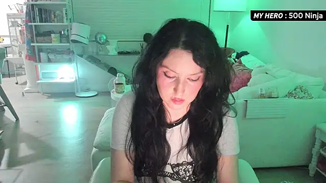 Snapshot of Vesaaa chatting on 10.15.25 Vesaaa online show from 10.15.25