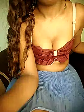 Snapshot of Indian-Squirt chatting on 03.22.25 Indian-Squirt online show from 03.22.25