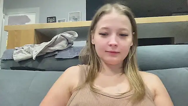 Snapshot of CharmingSarah chatting on 10.25.25 CharmingSarah online show from 10.25.25