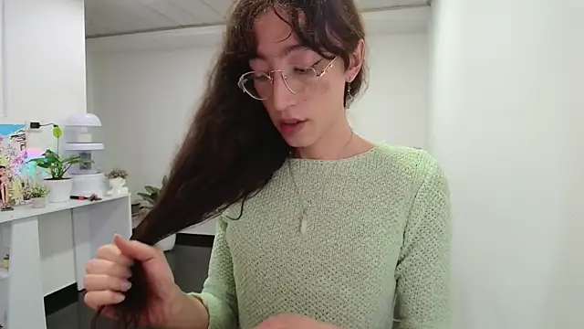 Snapshot of NicoleCortez chatting on 12.15.24 NicoleCortez online show from 12.15.24