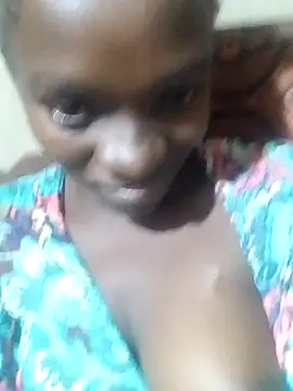 Snapshot of shape30 chatting on 12.04.25 shape30 online show from 12.04.25