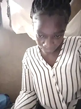 Snapshot of shape30 chatting on 12.15.25 shape30 online show from 12.15.25