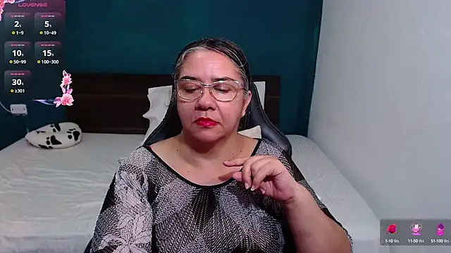 scaelettdubois online show from 10.10.25