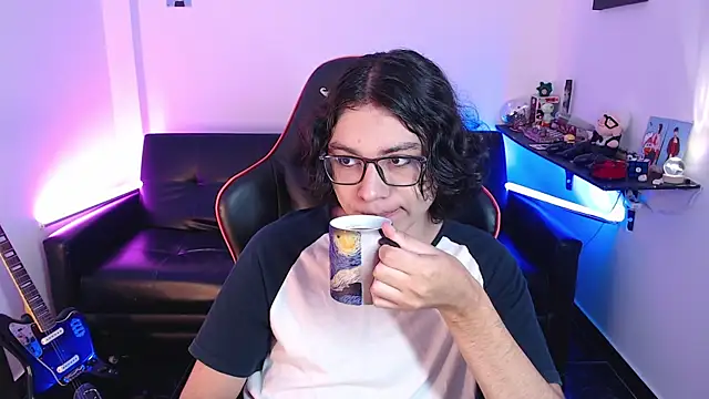 Snapshot of malik_harrison__ chatting on 01.07.25 malik harrison   online show from 01.07.25